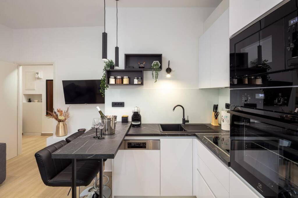 Apartman Drago 4* - 2 Minutes From The Town Centre Split Eksteriør billede