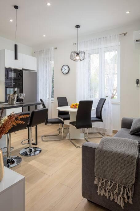 Apartman Drago 4* - 2 Minutes From The Town Centre Split Eksteriør billede